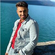 Ich liebe Mathe und genau deswegen kann die mathematische Aufgaben gut erklären, es macht mir Spaß das Fach zu unterrichten